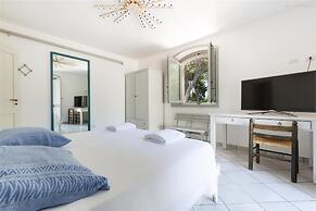 1675 Masseria Villa in Torre Specchia Ruggeri