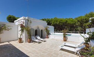 1675 Masseria Villa in Torre Specchia Ruggeri