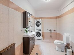 Inviting Villa in Anavissos With Communal Pool