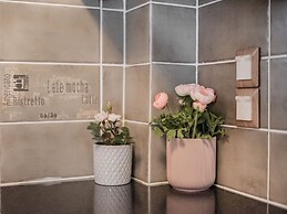 Inviting Villa in Anavissos With Communal Pool