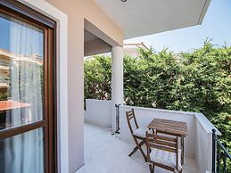 Inviting Villa in Anavissos With Communal Pool