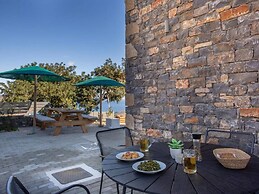 Mesmerising Villa in Plaka Elounda With Pool