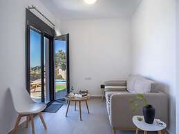 Mesmerising Villa in Plaka Elounda With Pool