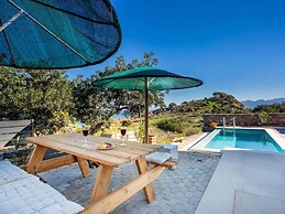 Mesmerising Villa in Plaka Elounda With Pool