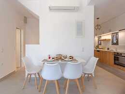 Mesmerising Villa in Plaka Elounda With Pool