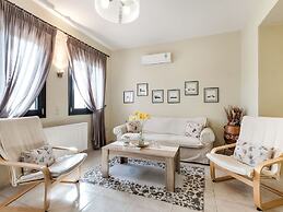 Villa in Adelianos Kampos With Pool