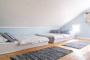 Gorgeous Villa Funkis Strömmen by Sea