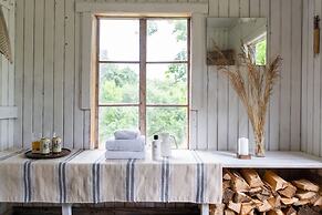 Gorgeous Villa Funkis Strömmen by Sea