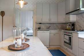 Gorgeous Villa Funkis Strömmen by Sea