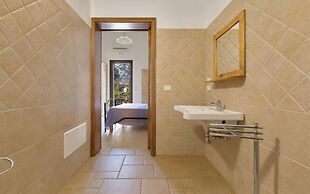 1863 Agriturismo Podere San Giorgio - Camera Matrimoniale by Barbarhou