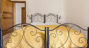 1863 Agriturismo Podere San Giorgio - Camera Matrimoniale by Barbarhou