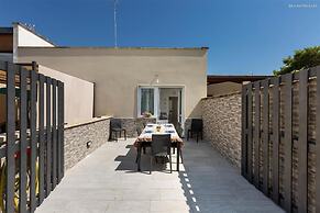 2060 Villetta Krystle