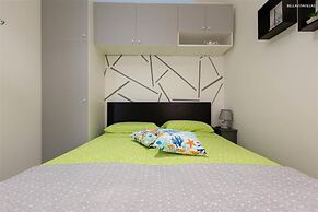 2060 Villetta Krystle