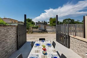 2060 Villetta Krystle