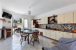 2060 Villetta Krystle