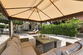 1059 Villa Ariel in Torre Lapillo