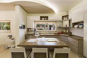 1059 Villa Ariel in Torre Lapillo