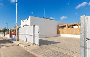 1281 B B Dreams and Delights - Street View Camera Familiare