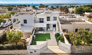 1281 B B Dreams and Delights - Street View Camera Familiare