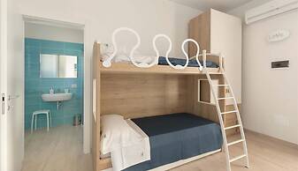 1281 B B Dreams and Delights - Street View Camera Familiare