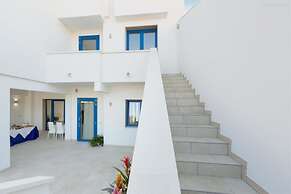 1281 B B Dreams and Delights - Street View Camera Familiare