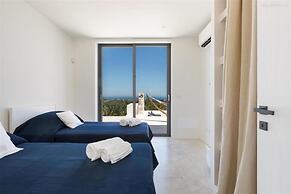 1667 Villa La Linda in Carovigno