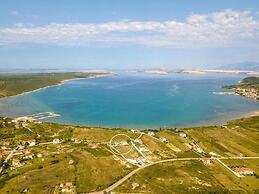 Adorable Apartment With Swimming Pool and Terrace