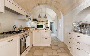 1966 Villa Medici Alla Macchia by Perle di Puglia