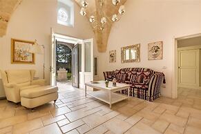 1966 Villa Medici Alla Macchia by Perle di Puglia