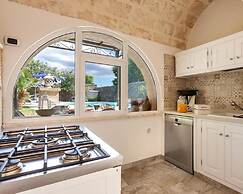 1966 Villa Medici Alla Macchia by Perle di Puglia