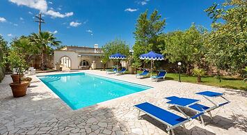 1966 Villa Medici Alla Macchia by Perle di Puglia