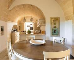 1966 Villa Medici Alla Macchia by Perle di Puglia