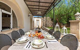 1966 Villa Medici Alla Macchia by Perle di Puglia