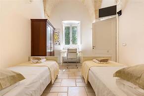 1966 Villa Medici Alla Macchia by Perle di Puglia