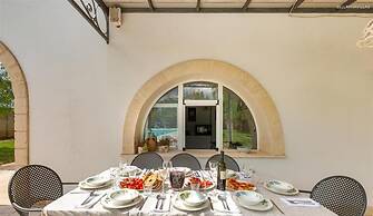 1966 Villa Medici Alla Macchia by Perle di Puglia