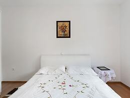 Quaint Holiday Home in Ricice-imotski Near Red Lake