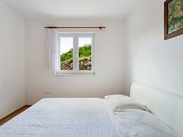 Quaint Holiday Home in Ricice-imotski Near Red Lake