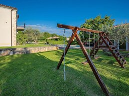 Beautiful Villa With Swimming Pool and Fenced Garden