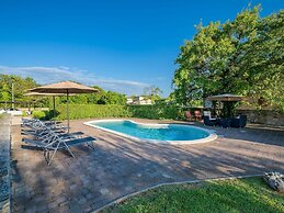 Beautiful Villa With Swimming Pool and Fenced Garden
