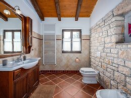 Beautiful Villa With Swimming Pool and Fenced Garden