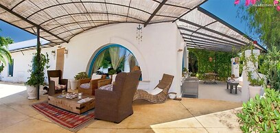 294 Villa in Campagna con Piscina a San Vito dei Normanni