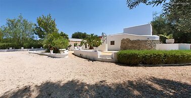 294 Villa in Campagna con Piscina a San Vito dei Normanni