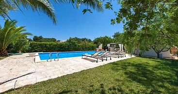 294 Villa in Campagna con Piscina a San Vito dei Normanni