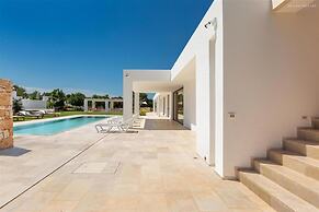 1978 Borgo Maresca by Perle di Puglia