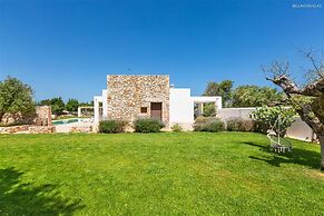 1978 Borgo Maresca by Perle di Puglia