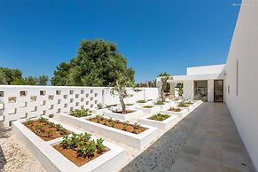 1978 Borgo Maresca by Perle di Puglia