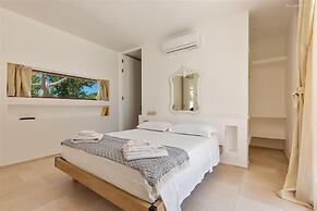 1978 Borgo Maresca by Perle di Puglia