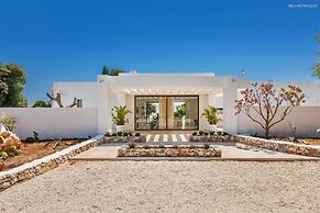 1978 Borgo Maresca by Perle di Puglia