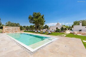 1978 Borgo Maresca by Perle di Puglia