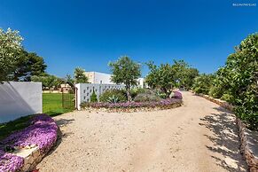 1978 Borgo Maresca by Perle di Puglia